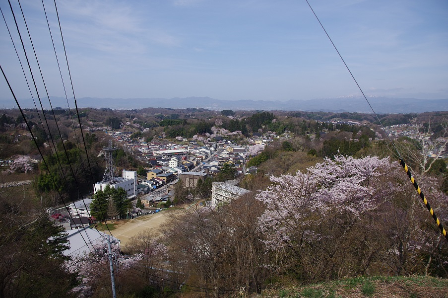 お城山の頂上から見た三春町の市街地