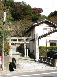 田村大元神社の鳥居と石橋